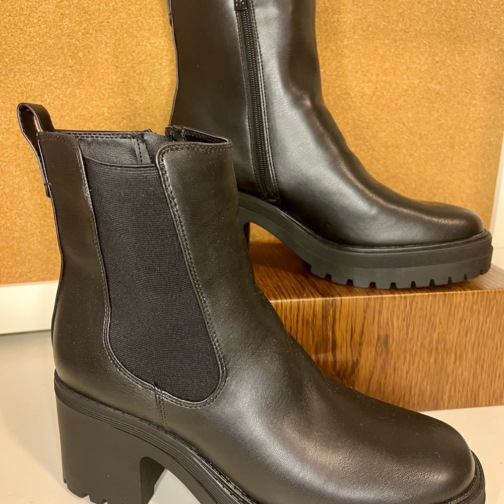 Sam & Libby Women’s Camila Block Heel Chelsea Boot Bootie Black Size 11 NEW